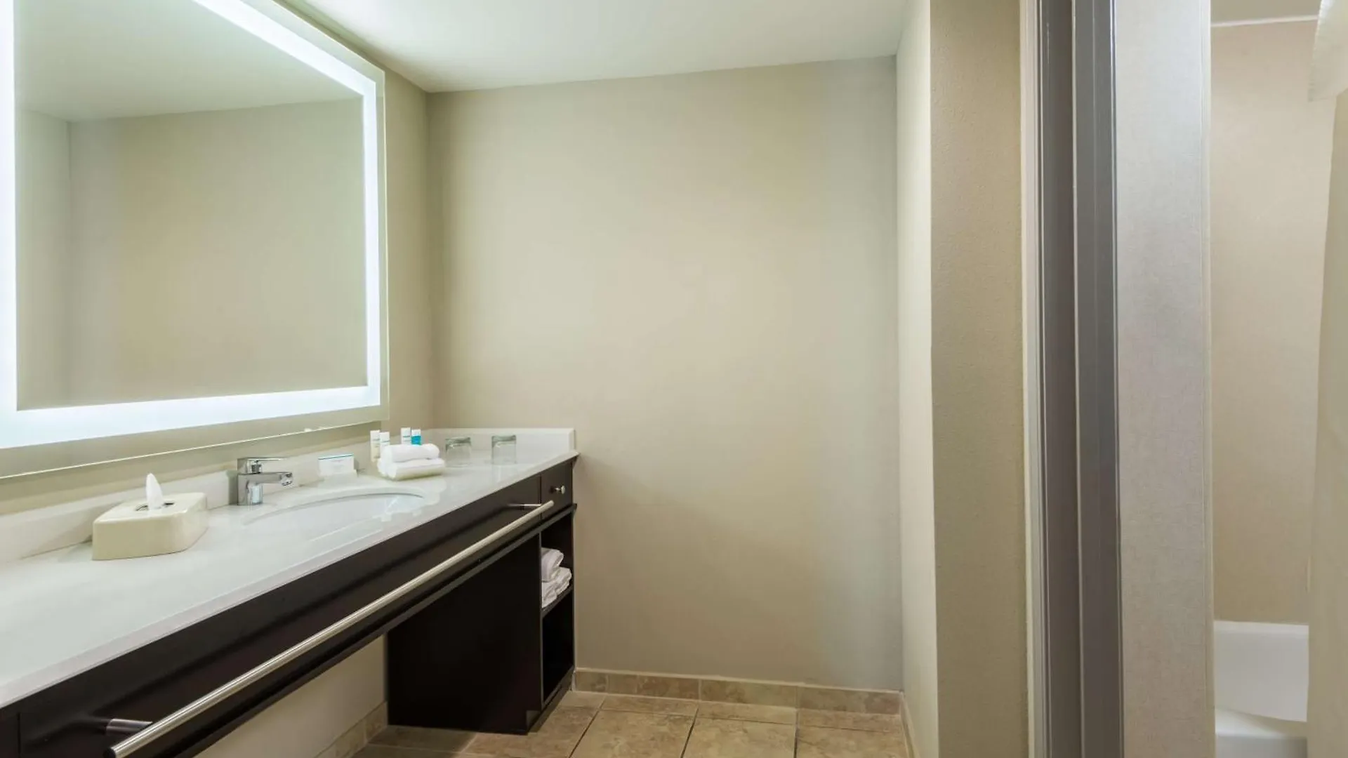 Larkspur Landing Extended Stay Suites St Louis Riverport