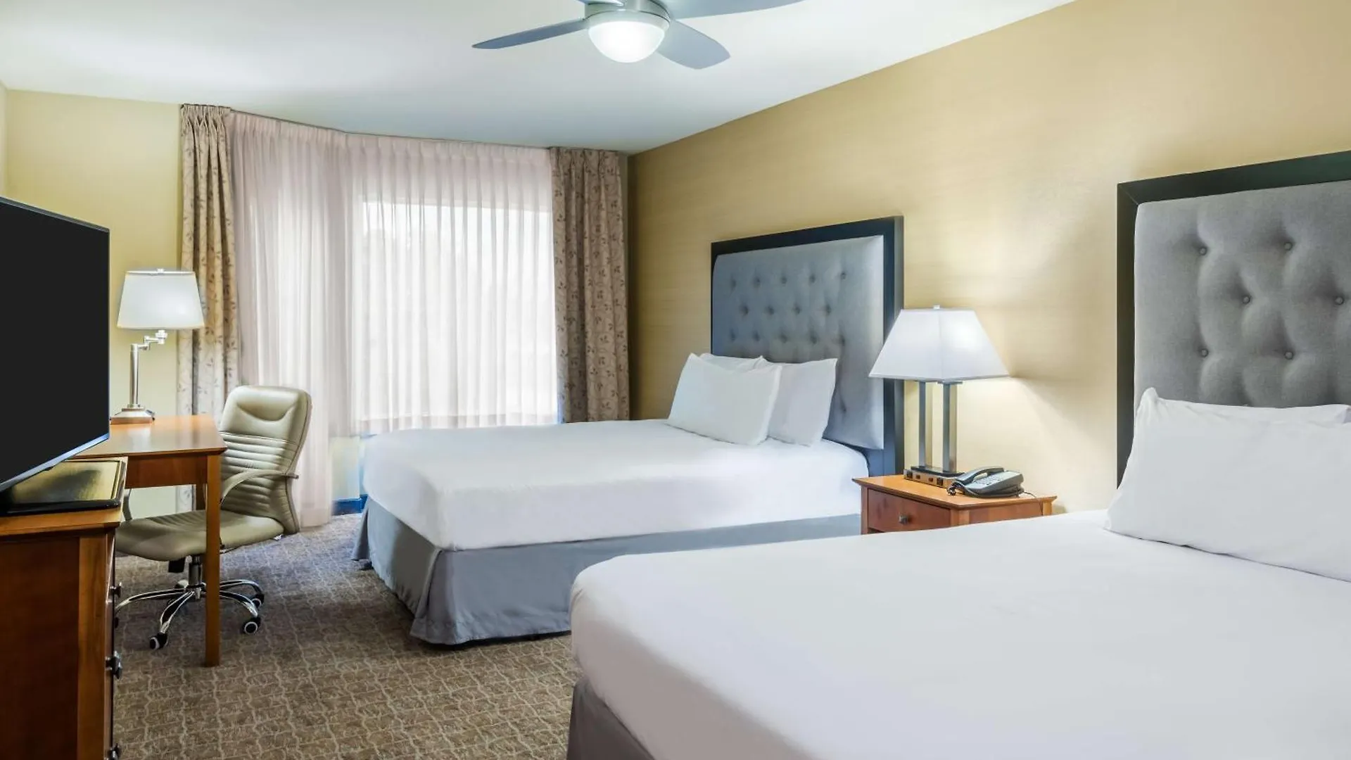 Larkspur Landing Extended Stay Suites St Louis Riverport Hotel