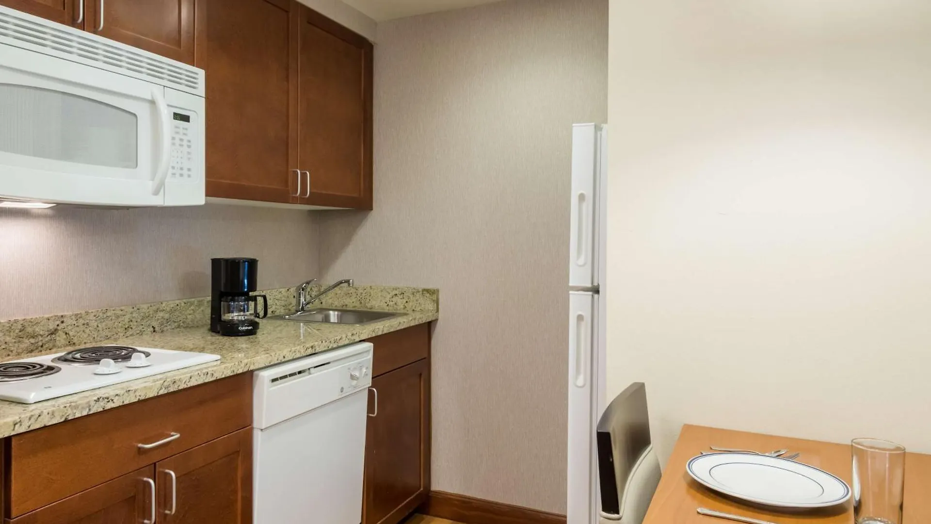 *** Hotel Larkspur Landing Extended Stay Suites St Louis Riverport United States